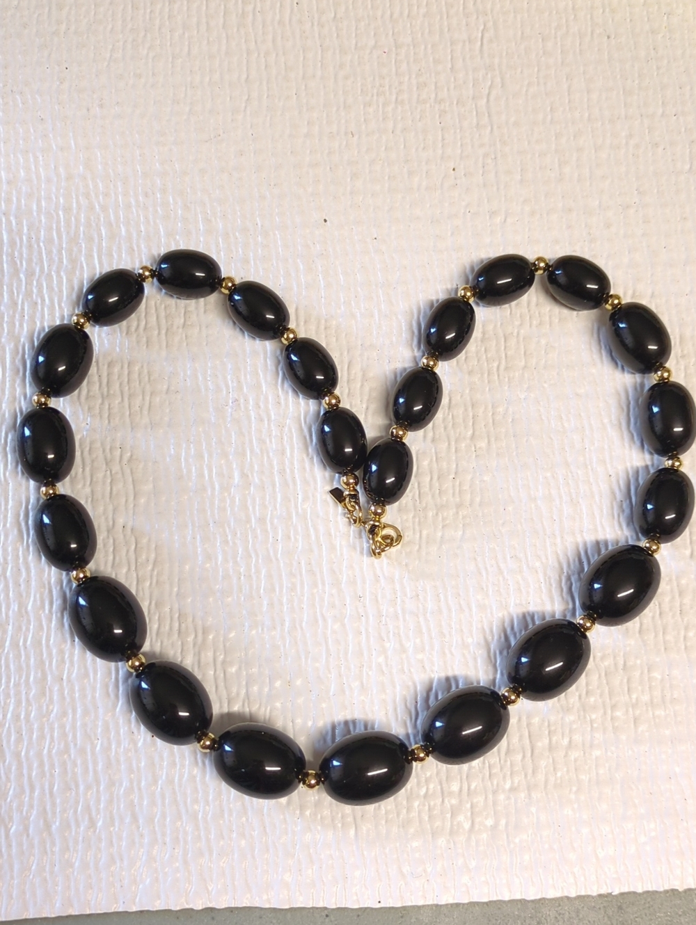 ☀️R63 Monet Black Bead 16" Necklace with Gold Accents - Signed clasp and tag - Picture 3 of 8